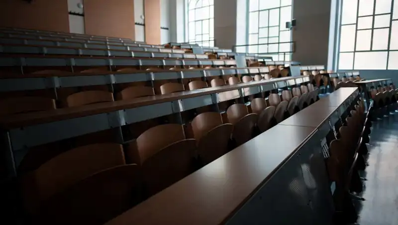 Avrupa'da Yüksek Eğitim Fırsatları: Neden Daha Fazla Öğrenci Yurt Dışını Tercih Ediyor?