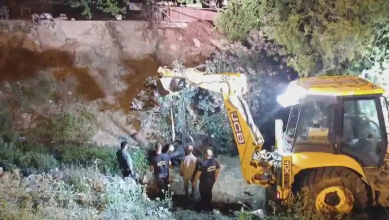 Hatay'da İneğin Kurtarılması: Bir Çiftlikte Dram ve Dayanışma