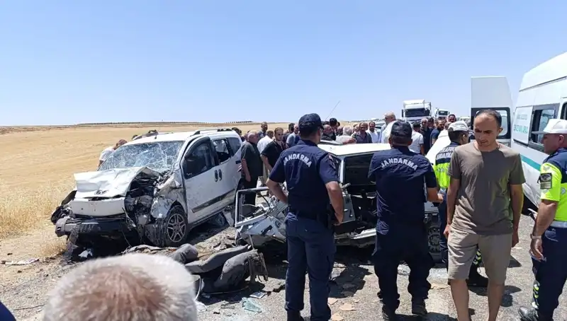 Otomobil ve Hafif Ticari Araç Kazası: Dört Can Gitti, Bir Kişi Yaralı