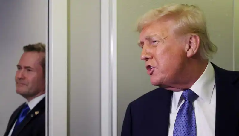 Trump'ın Sızdırdığı Planlar Sonrası Mike Waltz Görevden Alındı