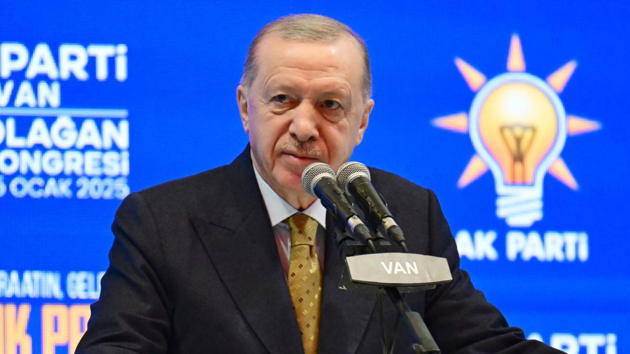 Cumhurbaşkanı Erdoğan: Milletimizin birlik ve beraberliğine vurgu yapıyor.
