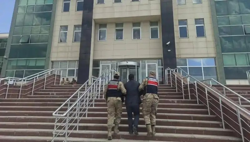 Hapis Cezasıyla Aranan Kişi, Psikolojik Sorunlarla Saklandığı Yerde Yakalandı