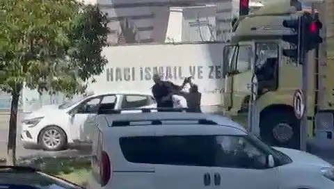 İstanbul Trafiğinde Çekiçli Dehşet: Psikolojik Etkileri Nedir?