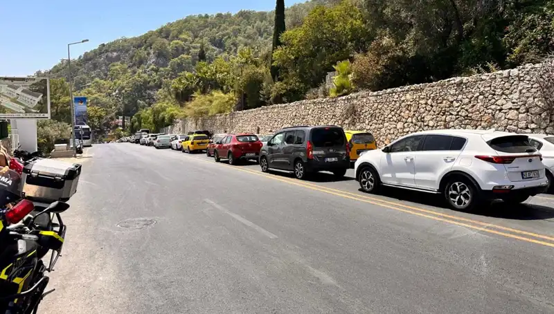 Fethiye-Ölüdeniz Yolunda Tatilciler İçin Beklenmedik Yoğunluk ve Psikolojik Etkileri