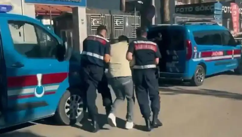 Türkiye Genelinde Şok Operasyon: 10 İlde 5 Suç Örgütüne 74 Gözaltı