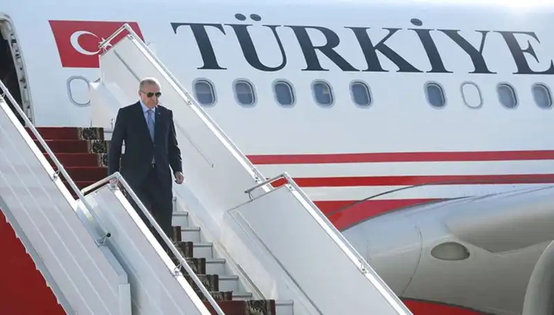 Cumhurbaşkanı Erdoğan, İtalya Ziyareti Sonrası Türkiye'ye Döndü: Psikolojik Yansımaları