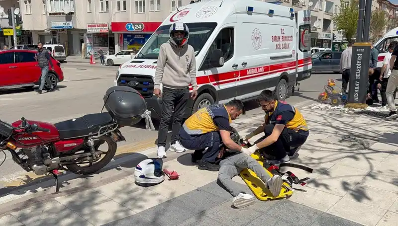 Aksaray'da Motosiklet Kazası: İki Genç Yaralı, Psikolojik Etkileri Üzerine Analiz