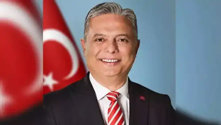 Ümit Uysal: CHP Genel Başkan Adayı Kimdir, Hayatı ve Vizyonu Nedir?