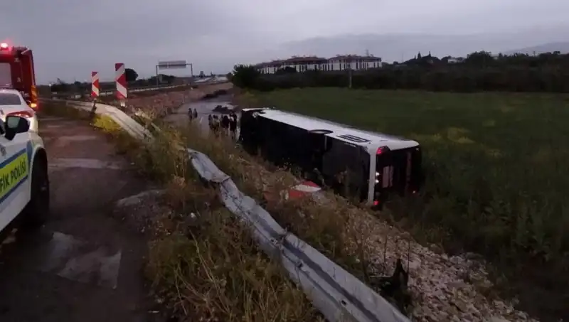 Manisa'daki Yolcu Otobüsü Kazası: Psikolojik Etkileri ve Yaralıların Durumu