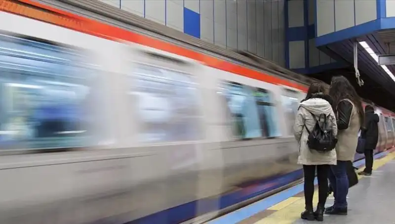 Taksim Metro İstasyonu Bugün Neden Kapalı? Psikoloji Üzerindeki Etkileri