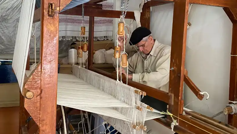 62 Yıldır İpleri Sanata Dönüştüren Usta: Psikolojiyle Dokunan Hikayesi
