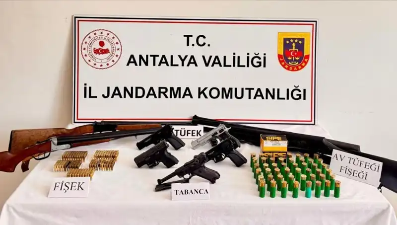 Antalya'da Ruhsatsız Silah Operasyonu: Psikolojik Etkileri ve Toplum Üzerindeki Sonuçları