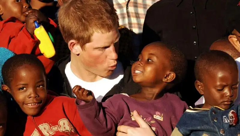 Prens Harry, Kendi Kurduğu Afrika Yardım Kuruluşundan Neden İstifa Etti?