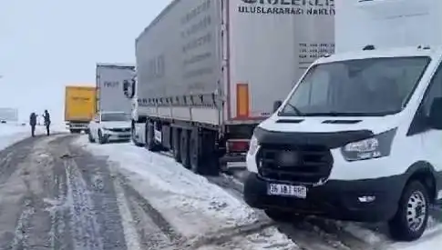 Kars-Ardahan Karayolunda Kar Yağışı: TIR'ların Kara Saplanmasının Psikolojik Etkileri