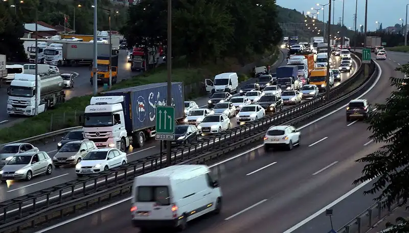Bayramda Yoğun Trafik: Öne Çıkan Güvenlik Önlemleri Neler?