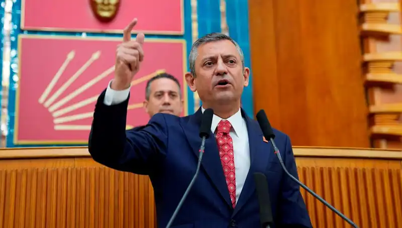 Özgür Özel’in İstanbul Büyükşehir Belediyesi Soruşturmasına Yönelik Sert Tepkisi