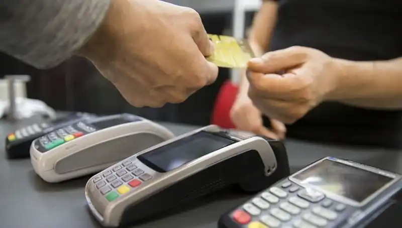 Kartlı Harcamalarda Gizli Artış: Psikolojik Etkileri ve Sonuçları