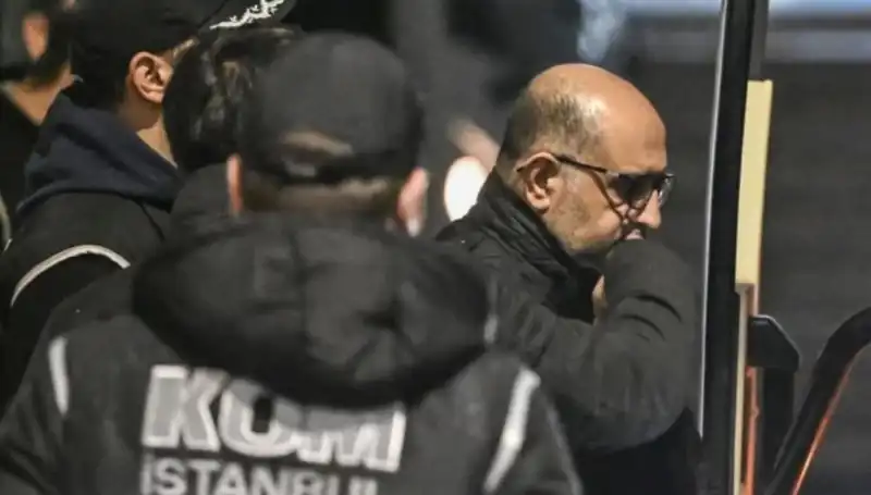 Aziz İhsan Aktaş'ın Ev Hapsi Kaldırıldı: Psikolojik Etkileri Üzerine Derinlemesine Analiz