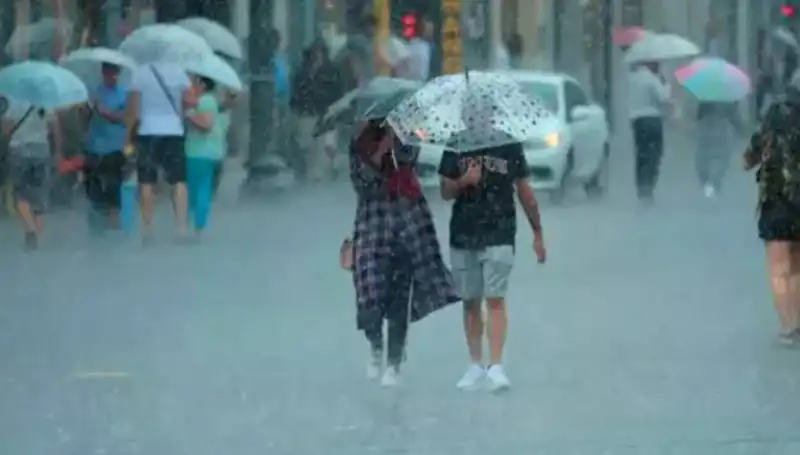 Meteoroloji’den Uyarı: Yangın Bölgesinde Rüzgar, İstanbul’da Sağanak Yağış Tehlikesi