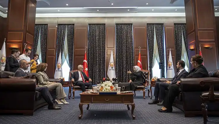 Bayramlaşma Programında AK Parti'nin Ayrıcalıkları ve CHP'nin Yokluğu