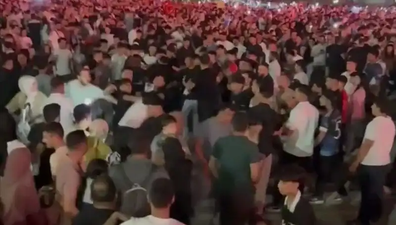 Konserde Bıçaklı Kavga: Gençlerin Eğlencesi Kanlı Bir Geceye Nasıl Dönüştü?