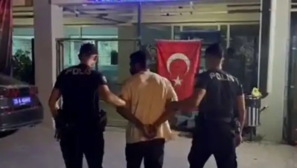 İzmir'de 18 Yıl 9 Ay Hapis Cezası ile Aranan Firari Nasıl Yakalandı?