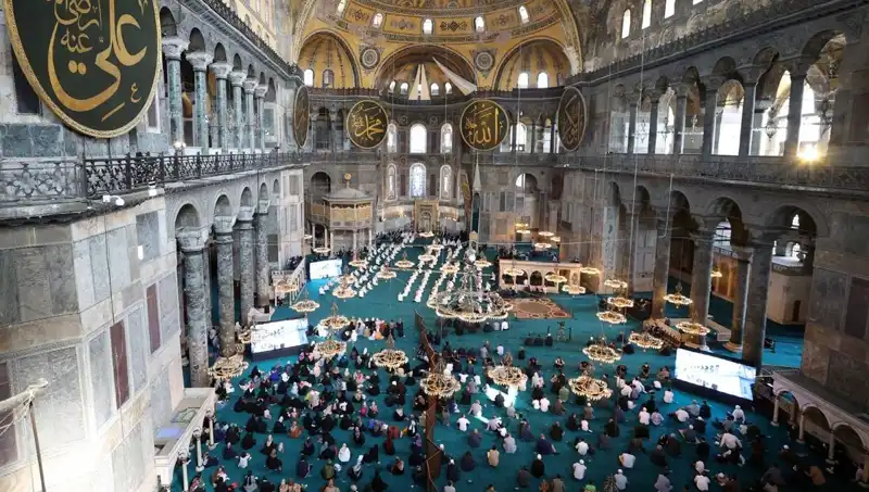 Ayasofya'nın Kapısını Kıran Kişiye Verilen Hapis Cezası Zihin Sağlığını Nasıl Etkiler?