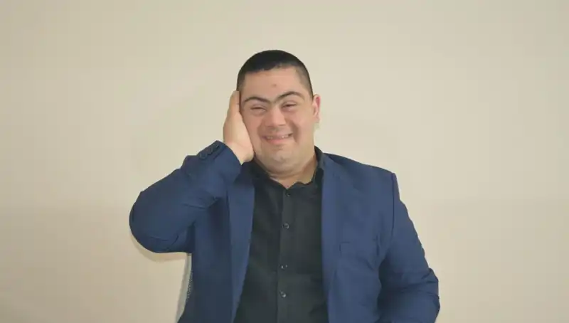 Down Sendromlu Erdinç'in Hayalleri: Herkesin Kalbini Kazanıyor