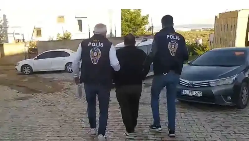 Balıkesir'de Dolandırıcılık Ağına Şok Baskın: 4 Tutuklama!