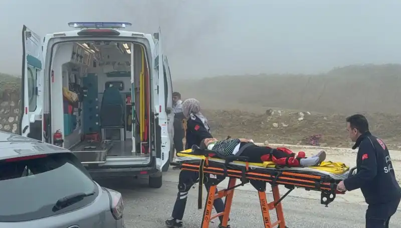 Düzce'de Gizemli Sis: İki Araç Çarpıştı, Yaralılar Hayatta Kalma Mücadelesi Veriyor