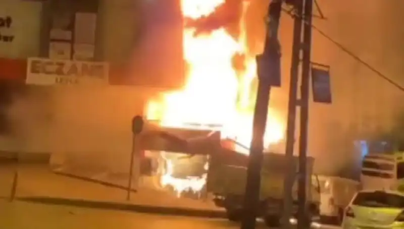 Başakşehir’deki İş Merkezinde Korkutan Yangın: Psikolojik Etkileri ve Sosyal Travma