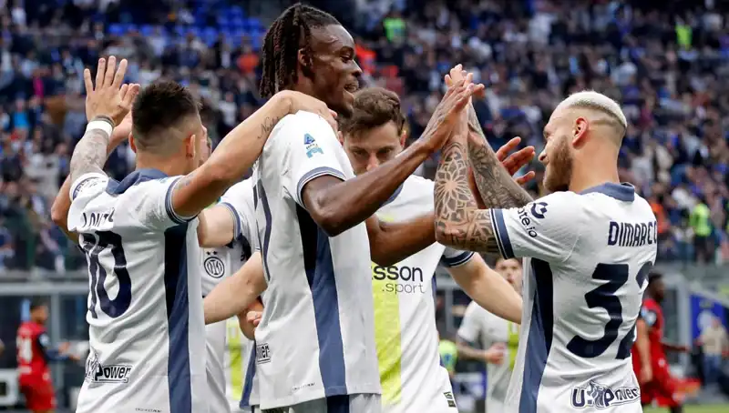 Serie A'nın Zirvesinde Sıralama Şampiyonu Play-off ile Belirlenebilir mi?