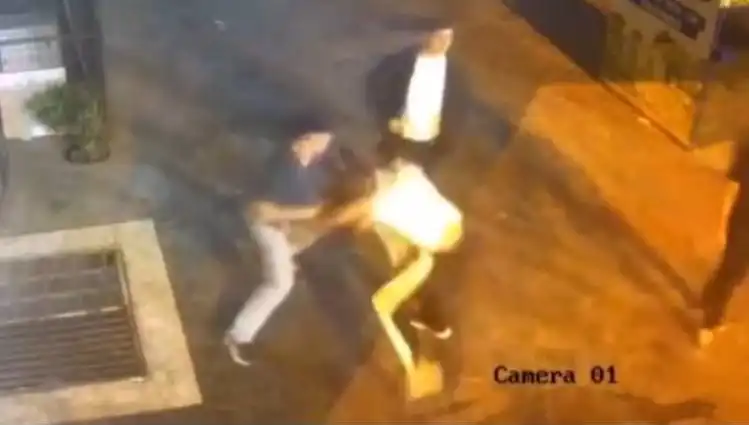 İstanbul'da Sokak Ortasında Tekmeli Yumruklu Kavga: Psikolojik Etkileri Neler?