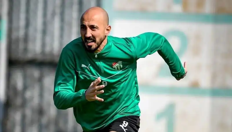 Milli Futbolcunun 2. Lig Serüveni: Psikolojik Etkileri ve Gelecek Beklentileri