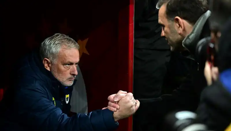 Mourinho ve Buruk: Derbide Stratejilerin Çatışması!