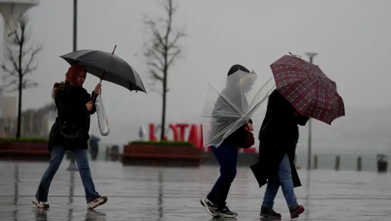 İstanbullulara Dikkat! Yarına Güçlü Sağanak Yağış Bekleniyor