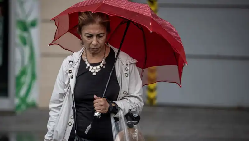 Fırtına Uyarısı: Psikolojik Etkileri ve Sonuçları Üzerine Derinlemesine Analiz