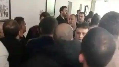 Karamürsel Belediyesi'nde İhale Krizi: Psikolojik Etkileri Neler Olacak?