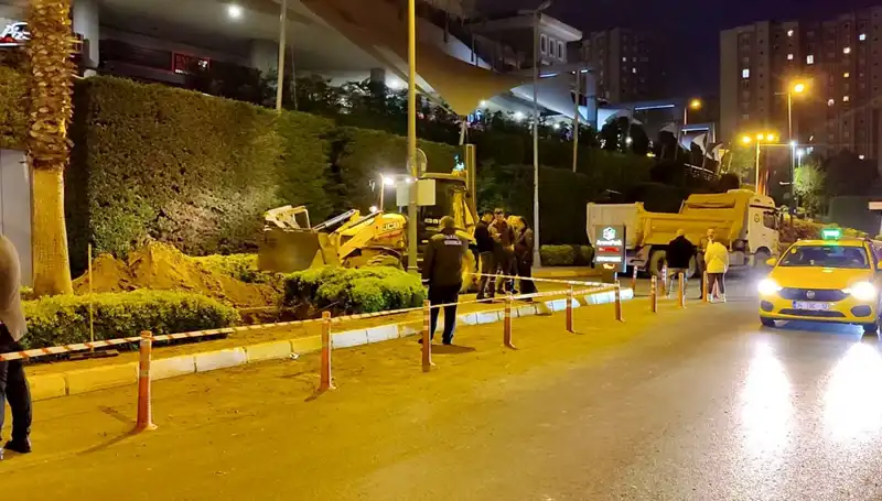 Doğalgaz Paniği: AVM Girişinde Yaşanan Panik Anları